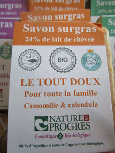 Savon Camomille et Calendula au lait de chèvre. Tout doux pour toute la famille. Savon bio fabriqué en France. Marque Antheya.